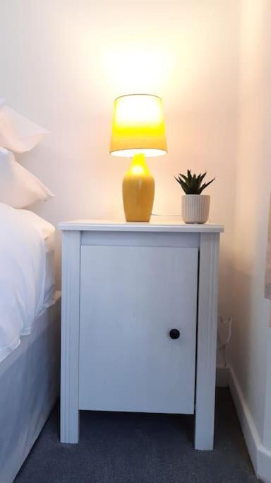 קארדיף Free Parking Spacious Home מראה חיצוני תמונה