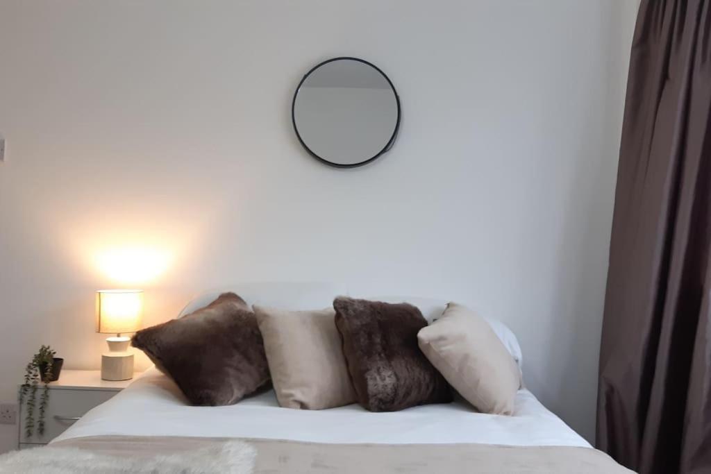 קארדיף Free Parking Spacious Home מראה חיצוני תמונה