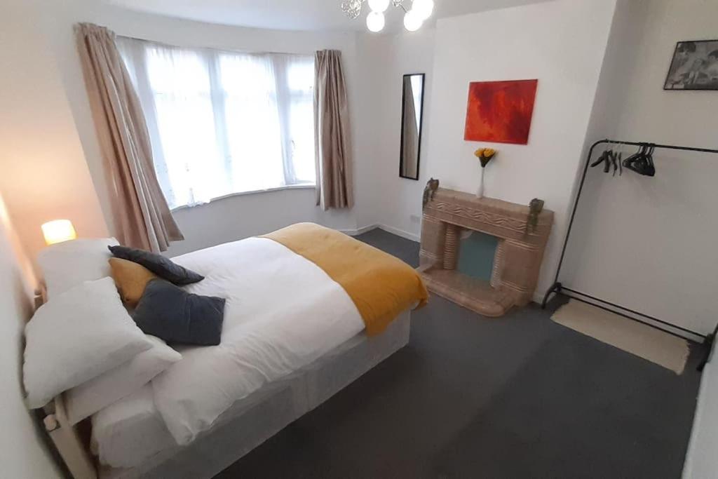 קארדיף Free Parking Spacious Home מראה חיצוני תמונה